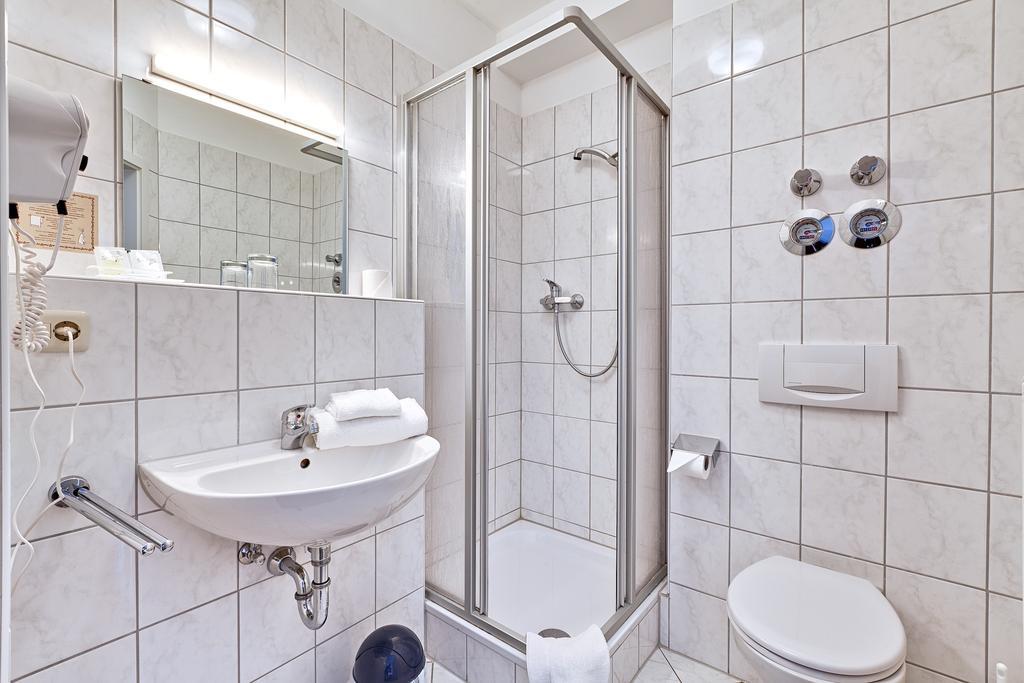 Double or Twin Room,111974253:JPEG